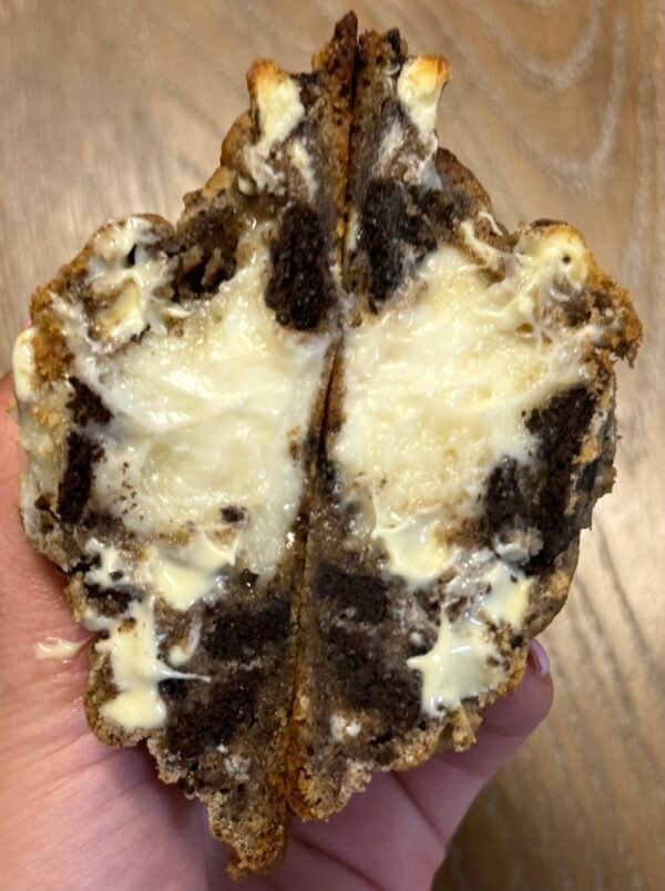 Cookies and cream cookie