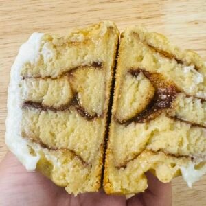 Cinnamon roll cookie