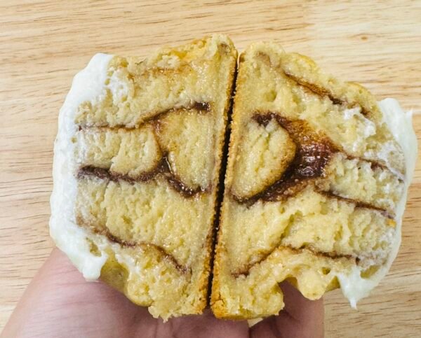 Cinnamon roll cookie